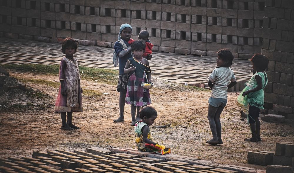 The child Helpers of Brick Kiln