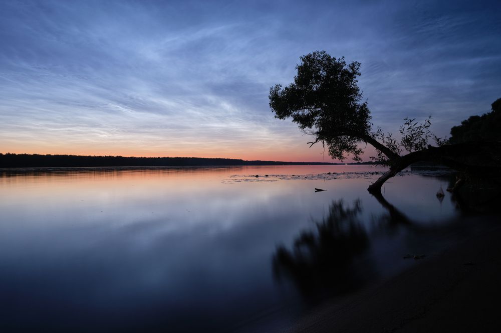 Великолепный закат на берегу Волги