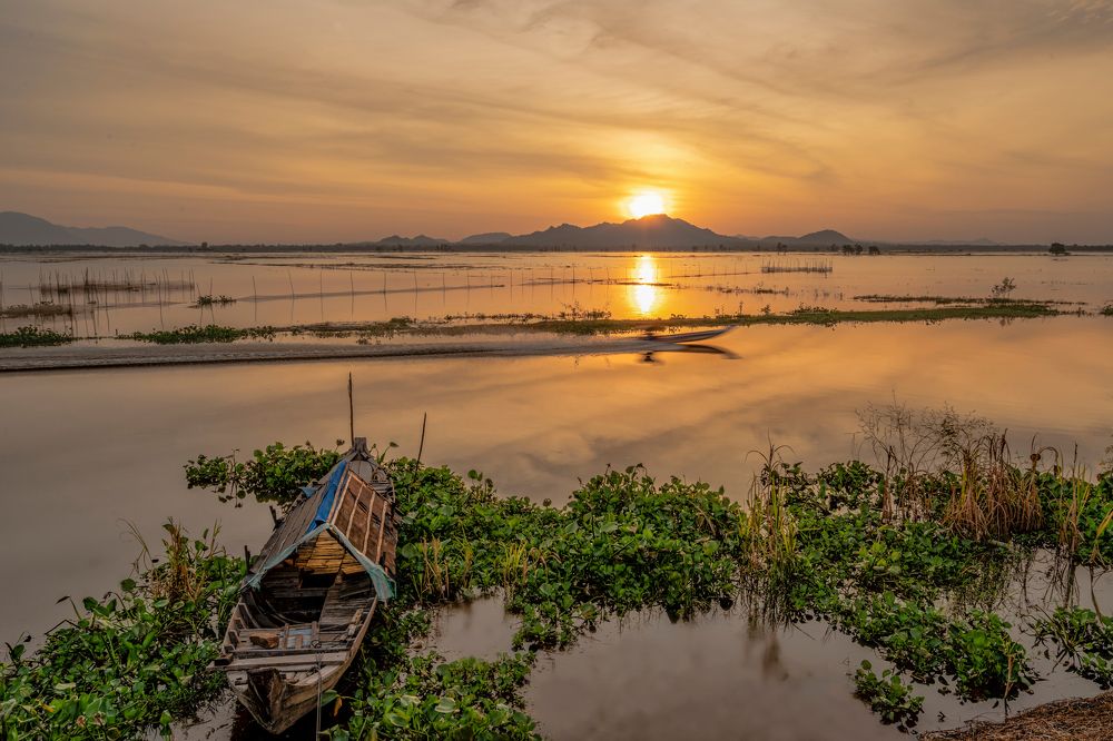 Photograph by Nguyễn Sơn