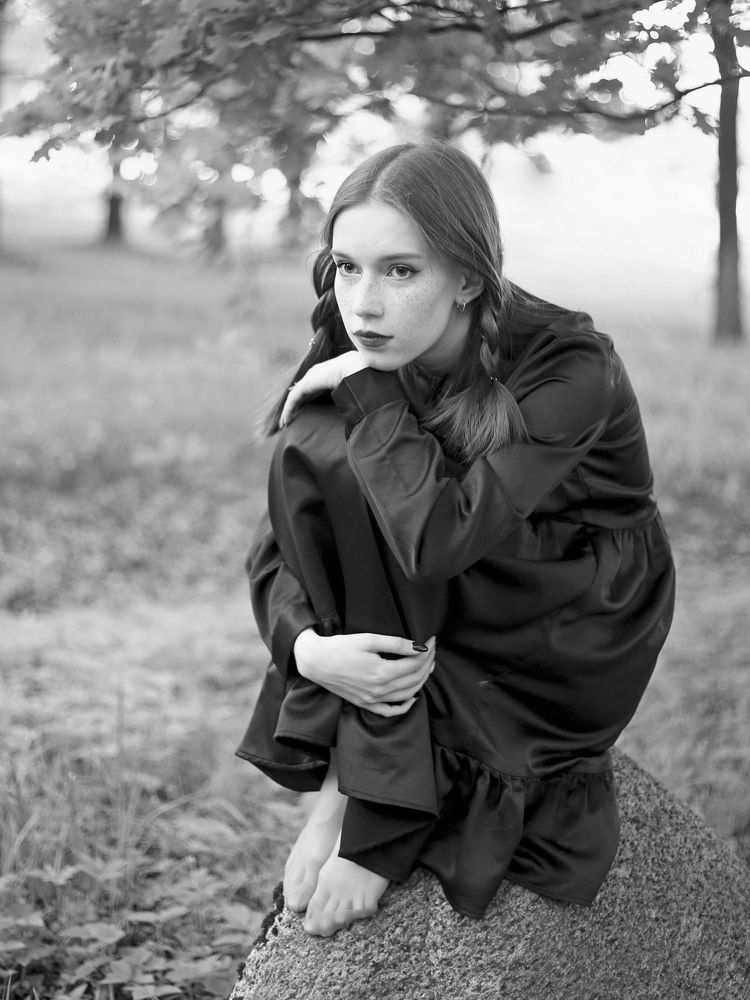 Любовь никогда не бывает без грусти.