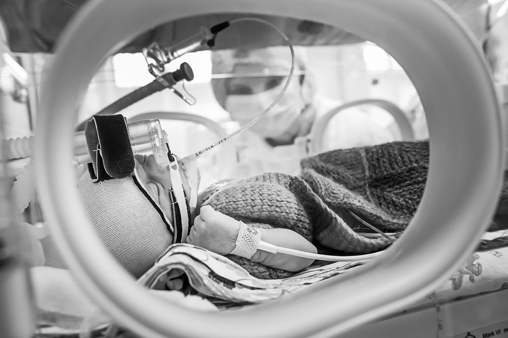 неонатологи