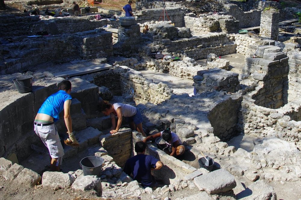 Photograph by Alexandr Bushmelev