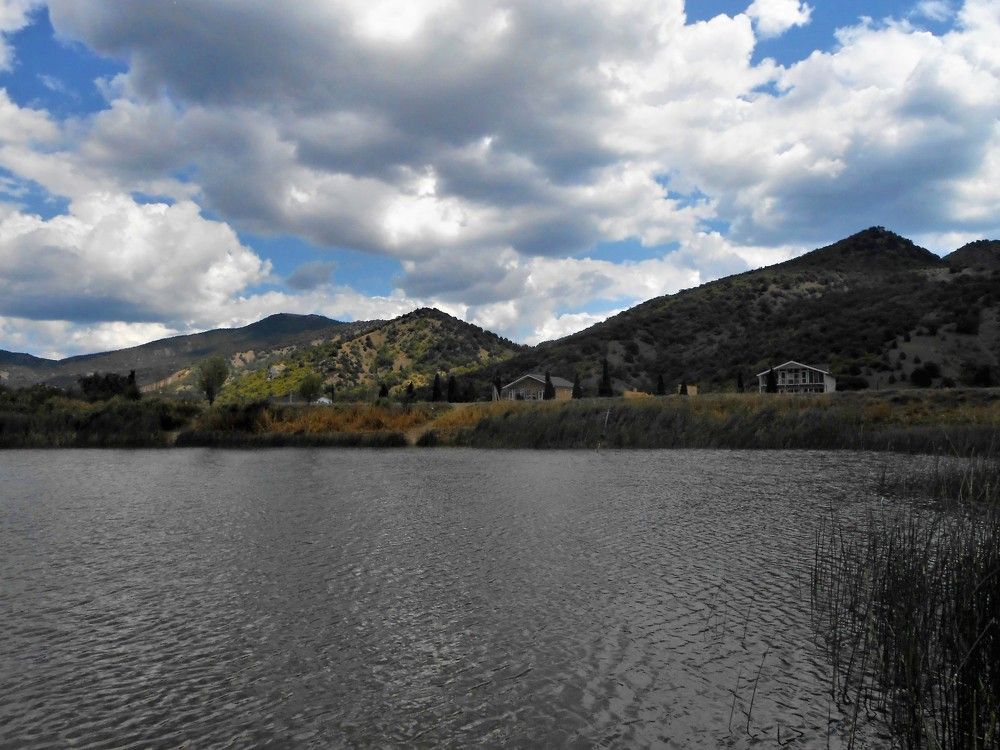 Озеро в селе Весёлое