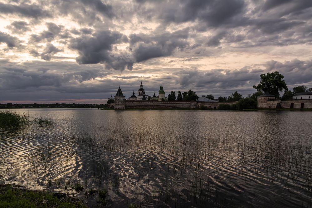 закат на озере Свирском