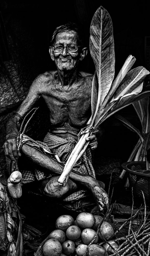 An old flower vendor