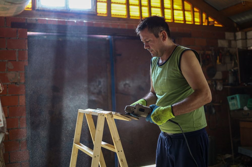 Муж за работой