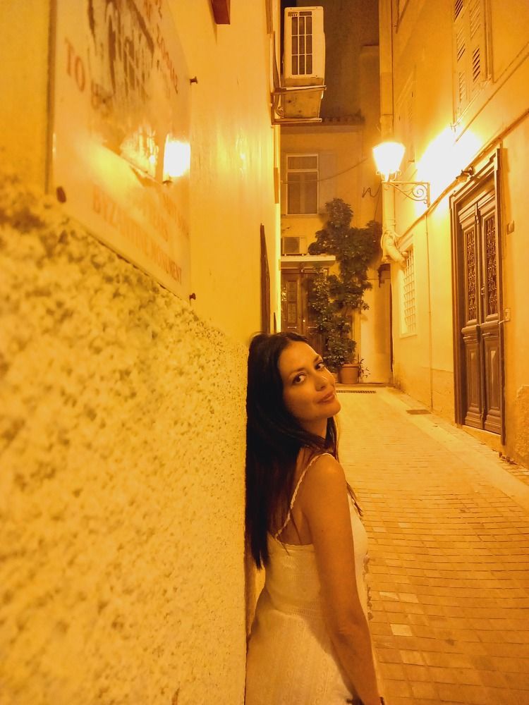 Фотография автора John Tsaklanos