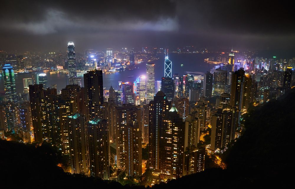 Этот город не спит.