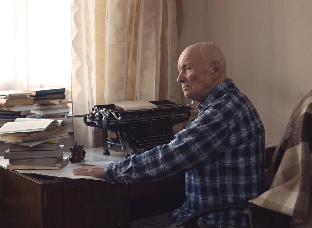 Очень старый писатель