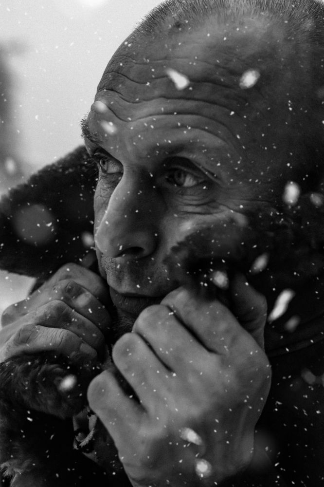 Первые суровые снежинки