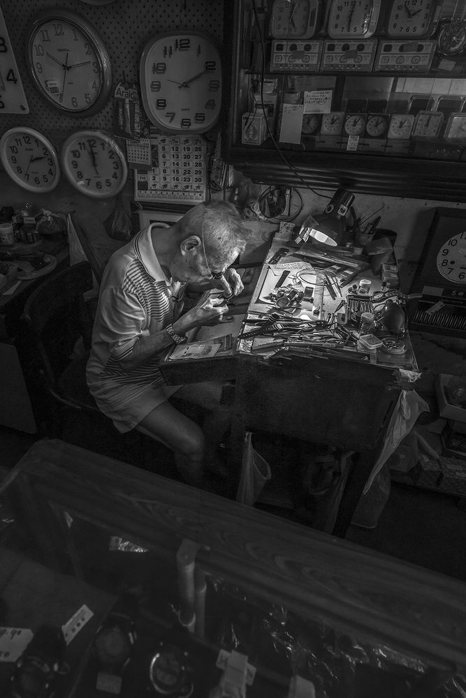 watch repair craftsman!