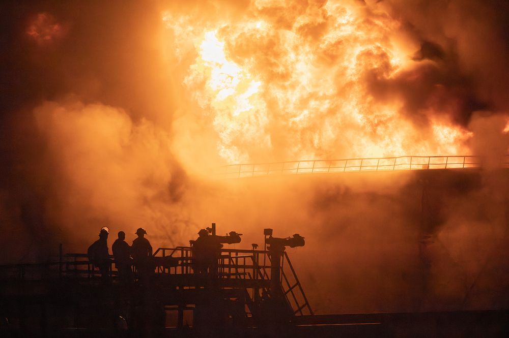 fire of the oil tanks in the zone of supertankers of matanzas cuba