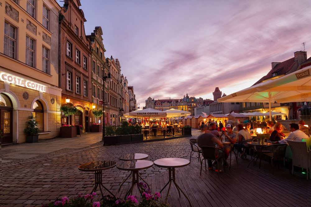 Photograph by Aliaksandr Taraikouski