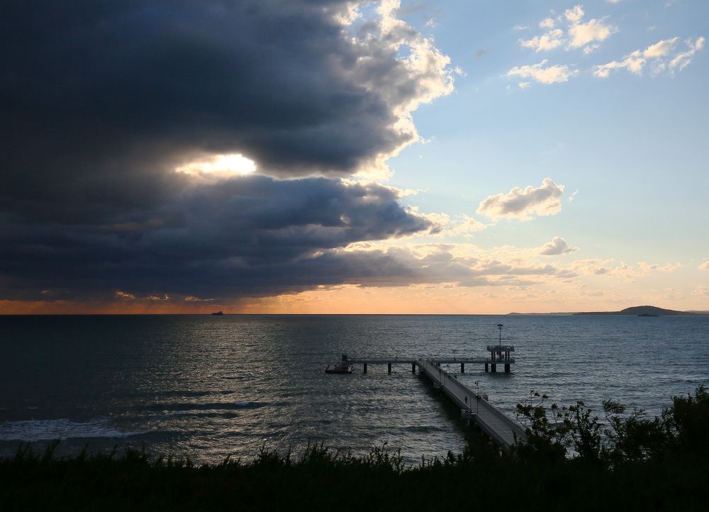 Кольцо сжимается