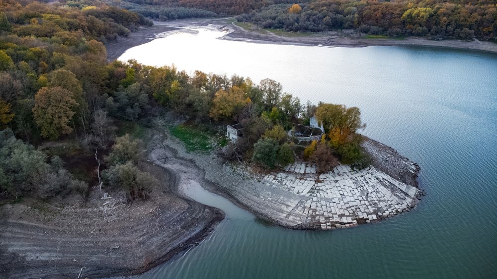 Photograph by Tateshi