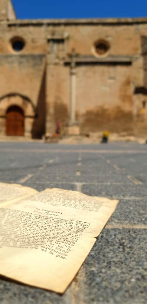 Виброшена книга...церква...хрест