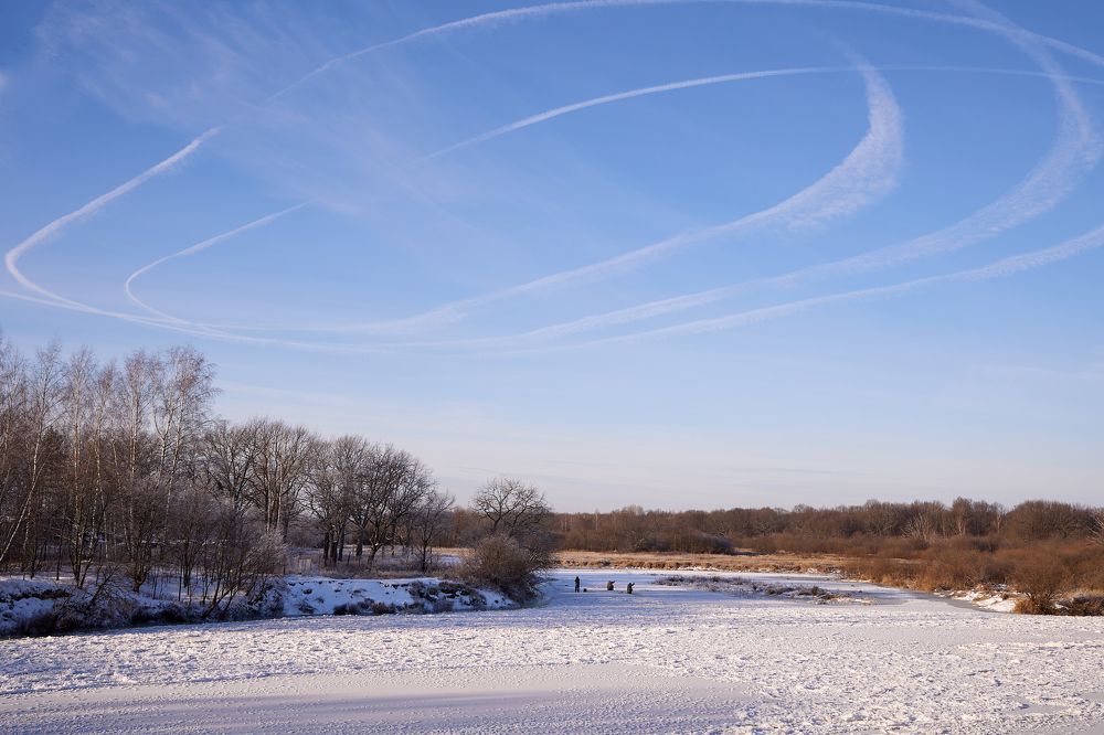 Winter fishing on Klyazma river