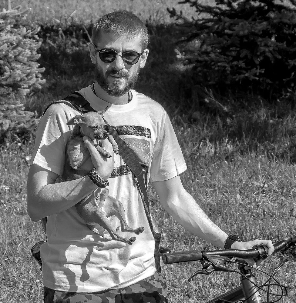 Мачо с собакой