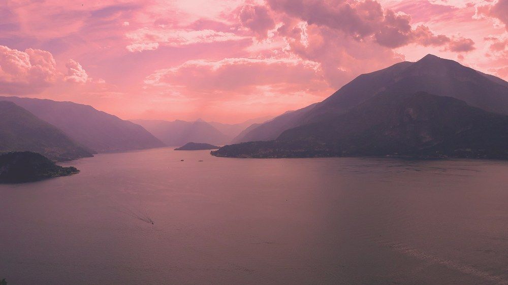 Lake Como. Sunrise