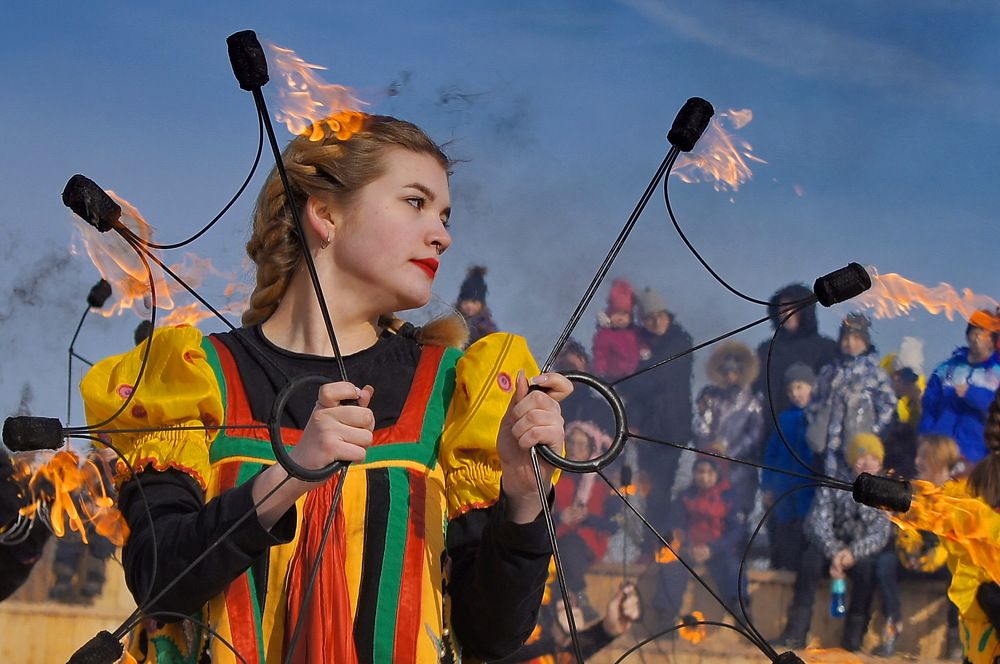 Девушка с огоньком