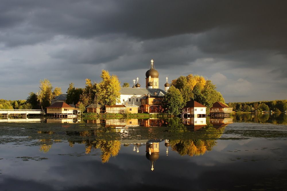 Свято-Введенская островная женская пустынь
