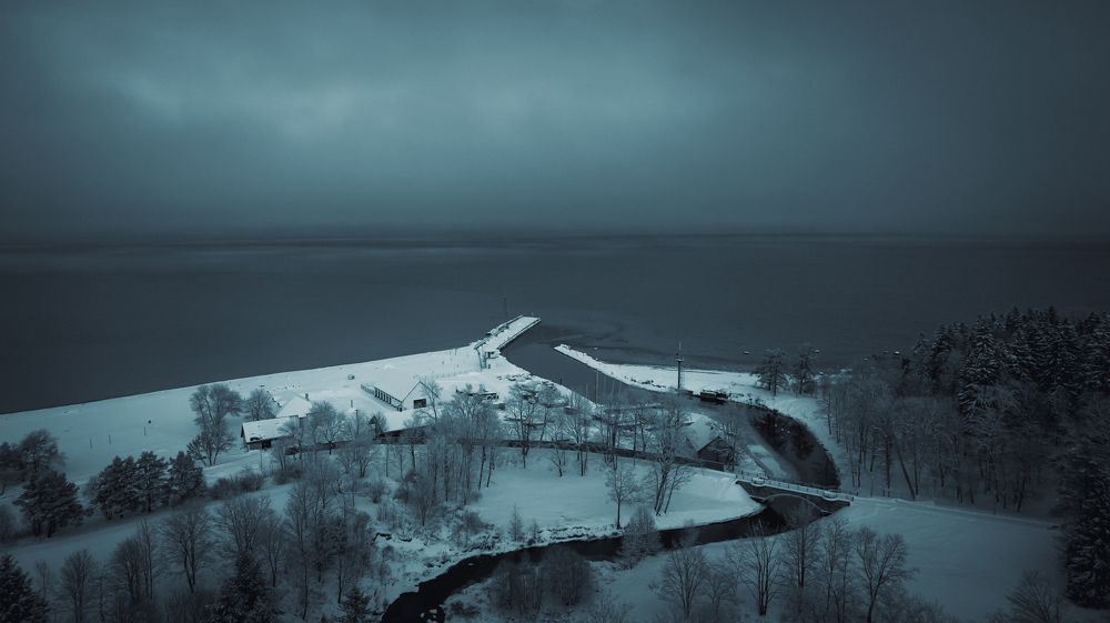 Photograph by Dmitri Pentinen