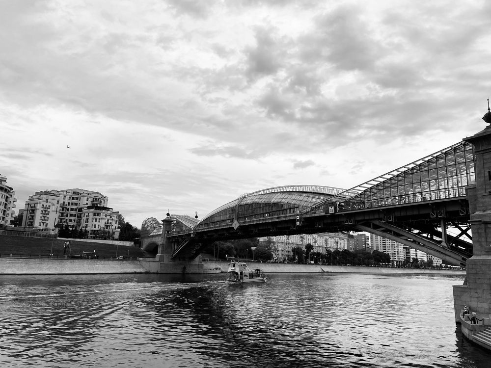 Мосты соединяют