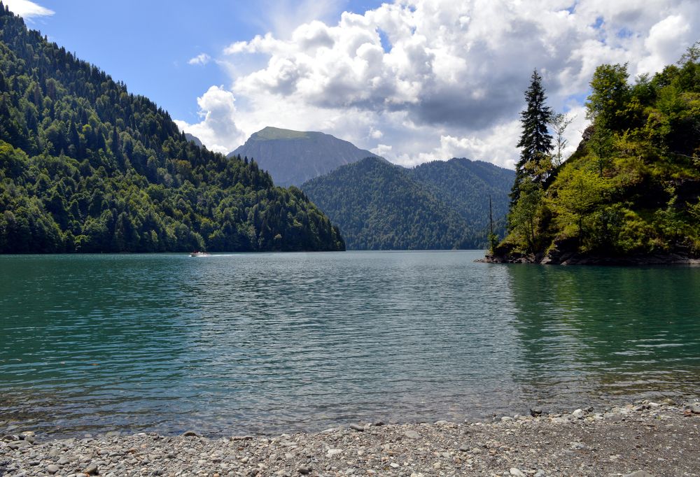 Абхазия . Рица