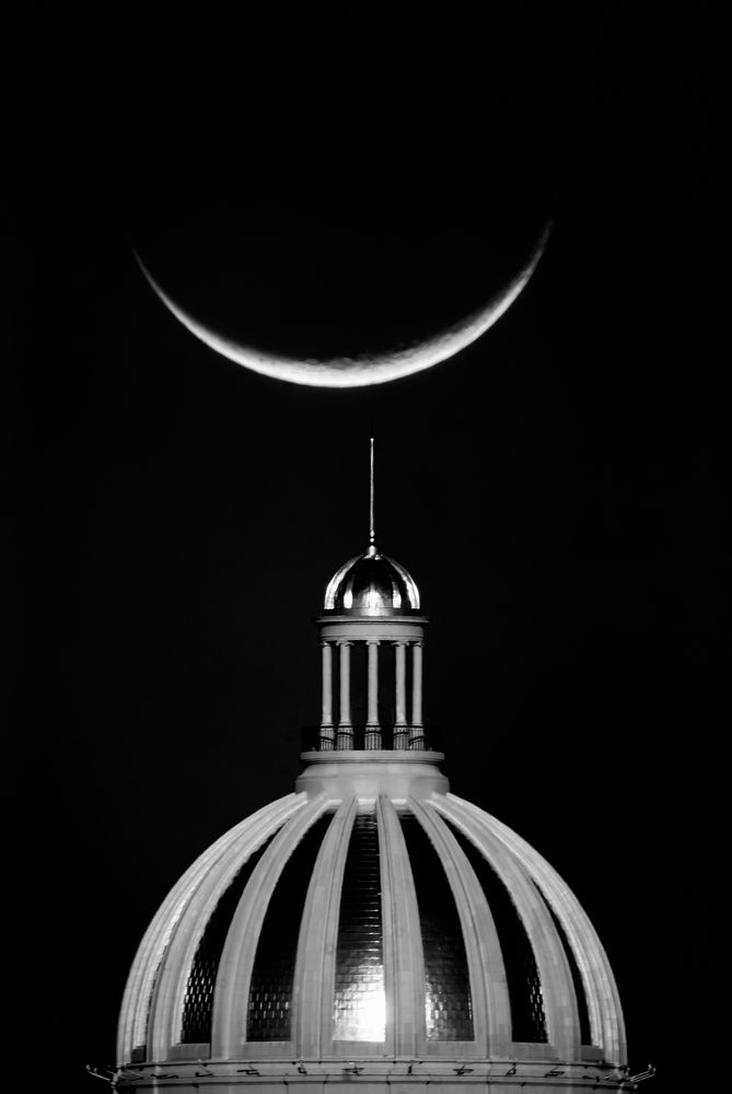 CAPITOLIO "Arcos de Luna"