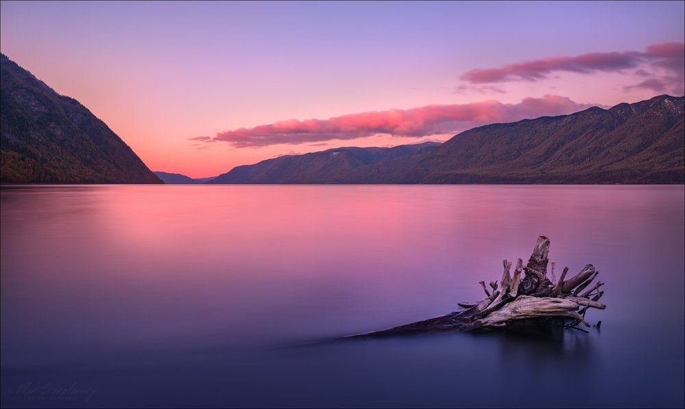 Вечер на Телецком озере