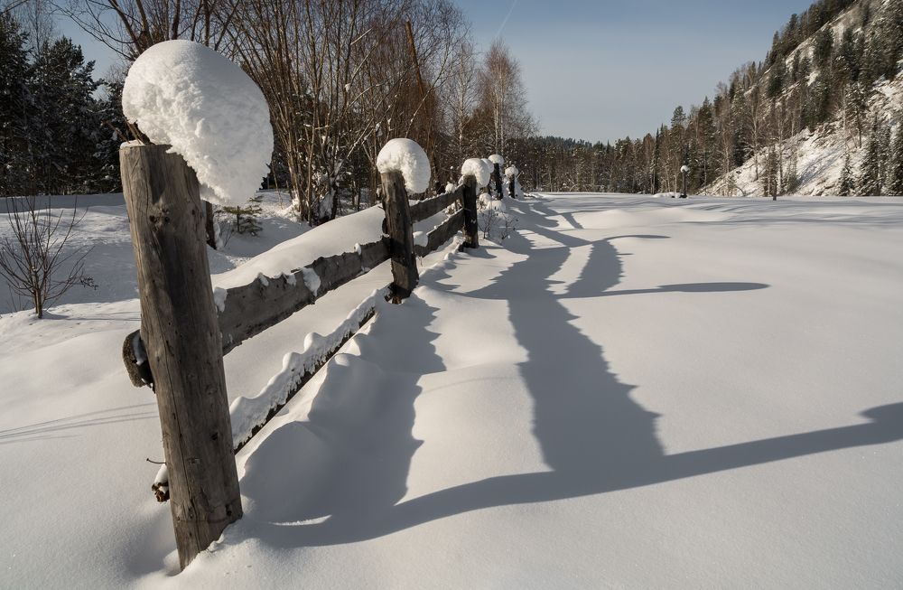 Шапки из снега