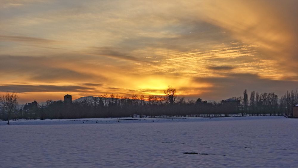 Tramonto sotto la neve a Vigolzone