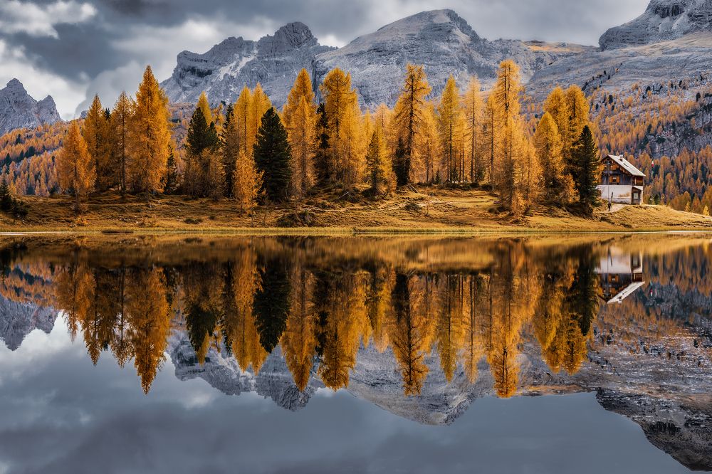 Reflections at Lago Federa
