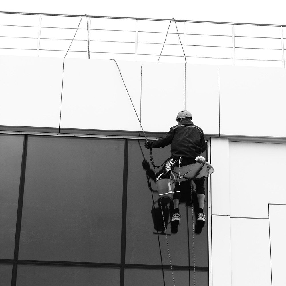 Промышленный альпенист