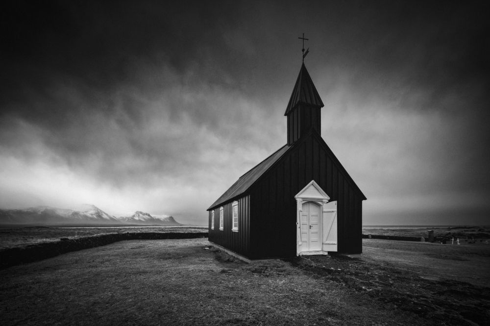 Photograph by Milan Uhrin