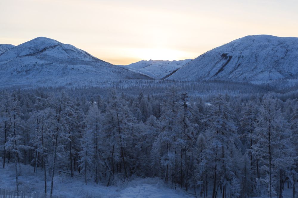 Рассветает.