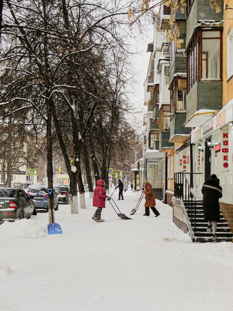 Уборка снега.