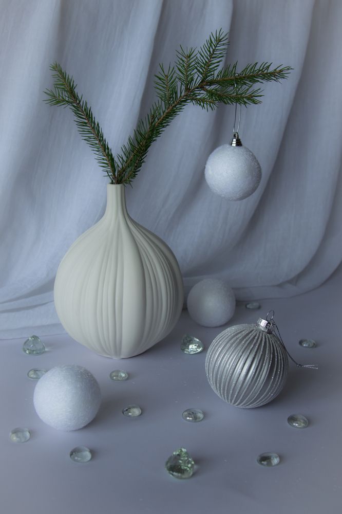 Белое на белом