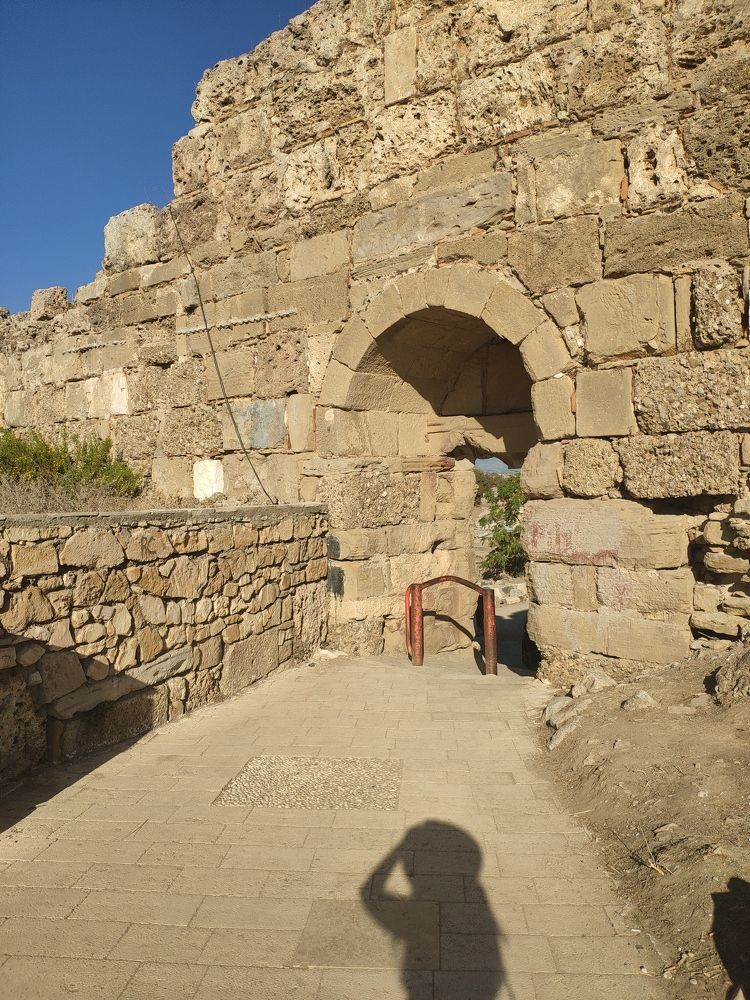 Античнвы город и тени