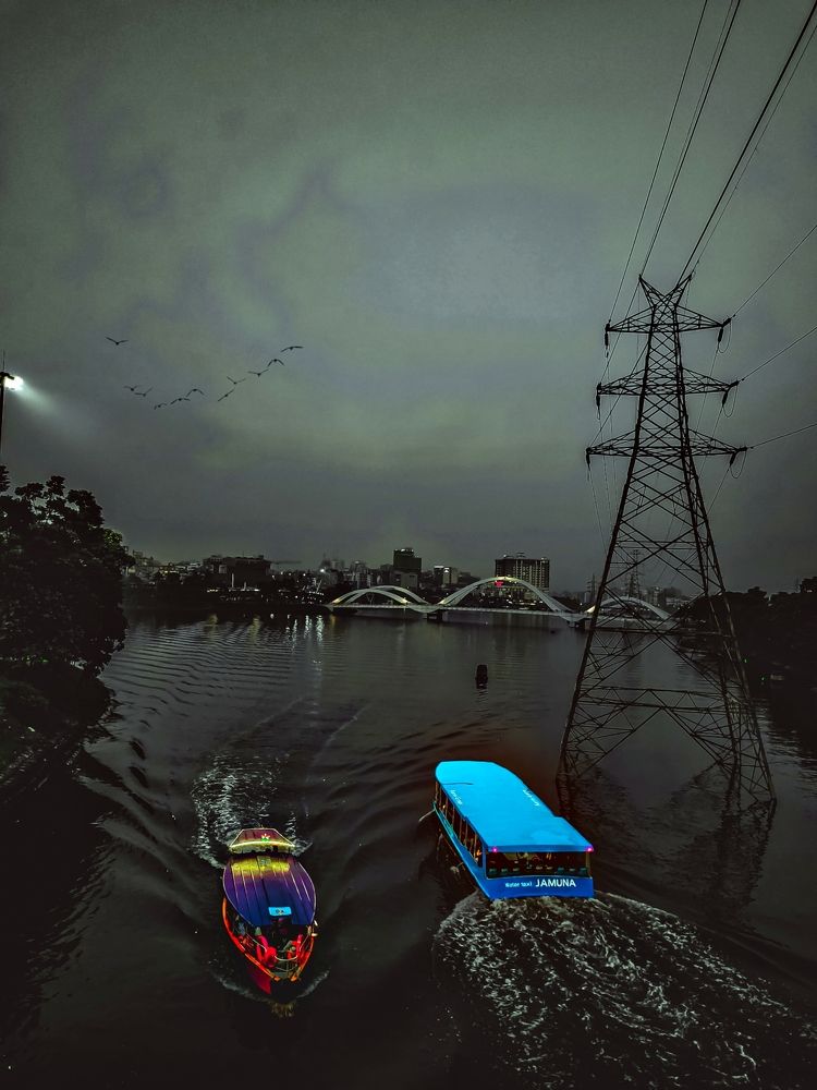 Crossing Other Boat