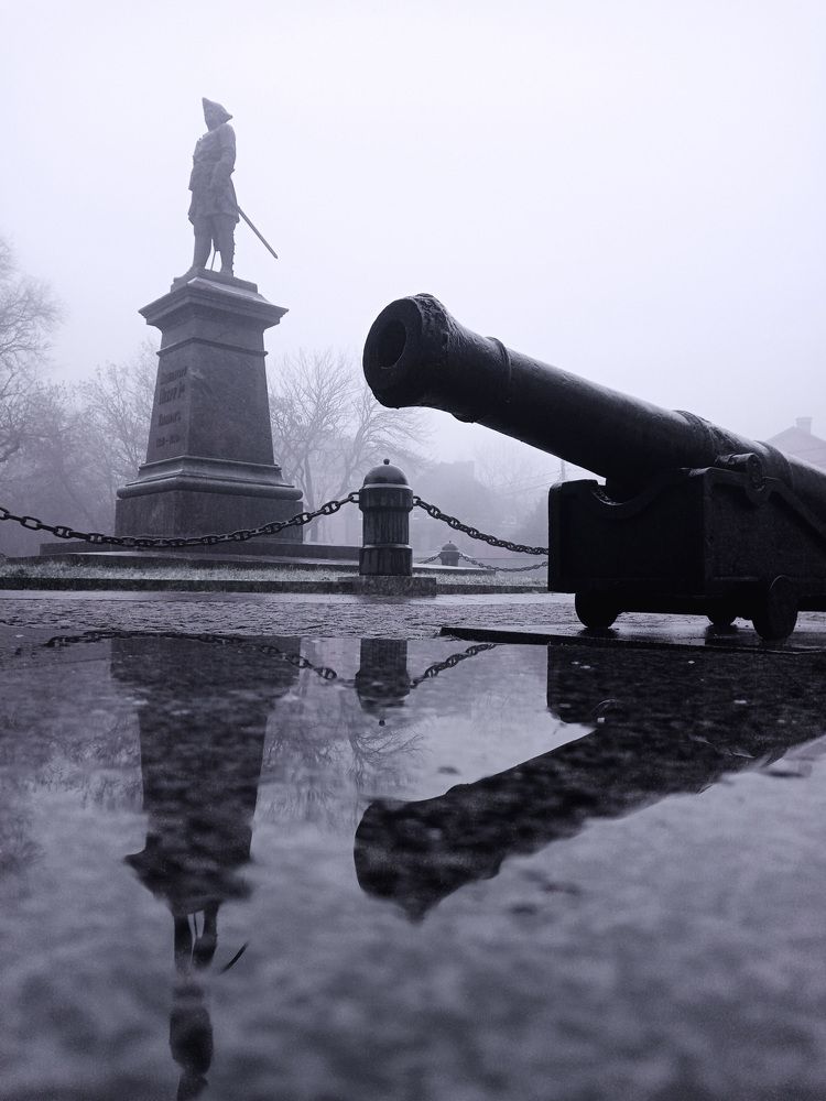 Памятник Петру 1 в Таганроге.