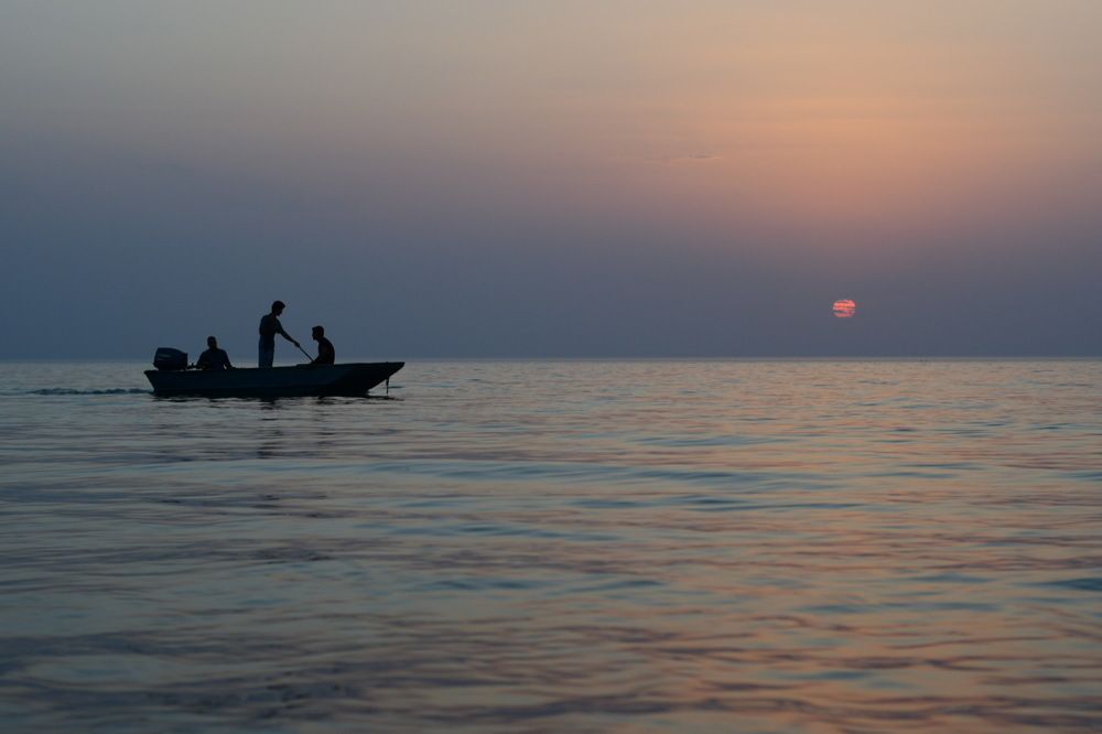 قارب صيد اسماك