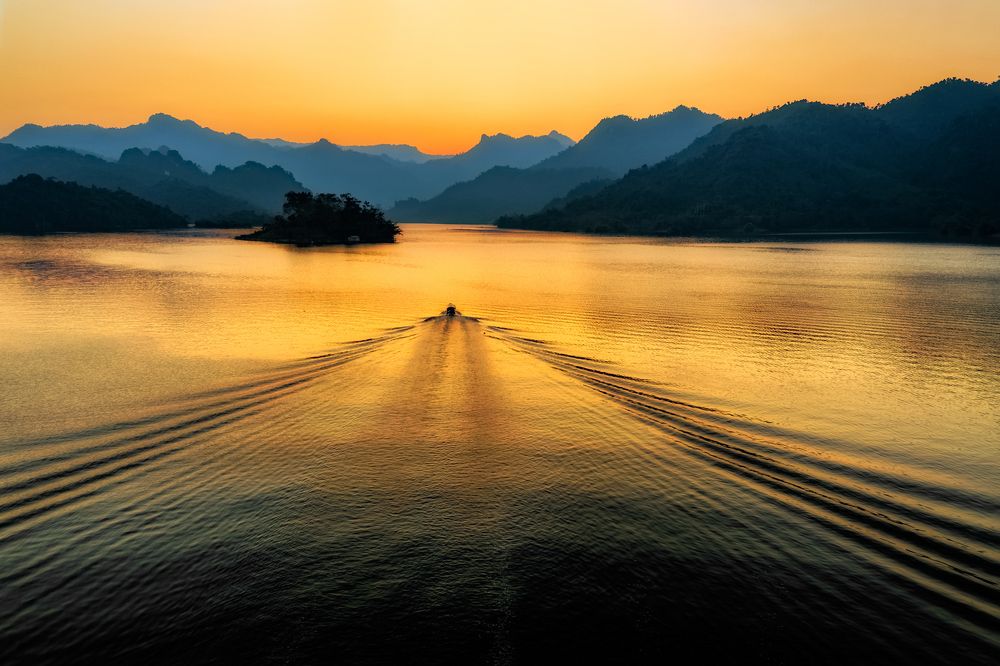 Photograph by Lê Huy Anh