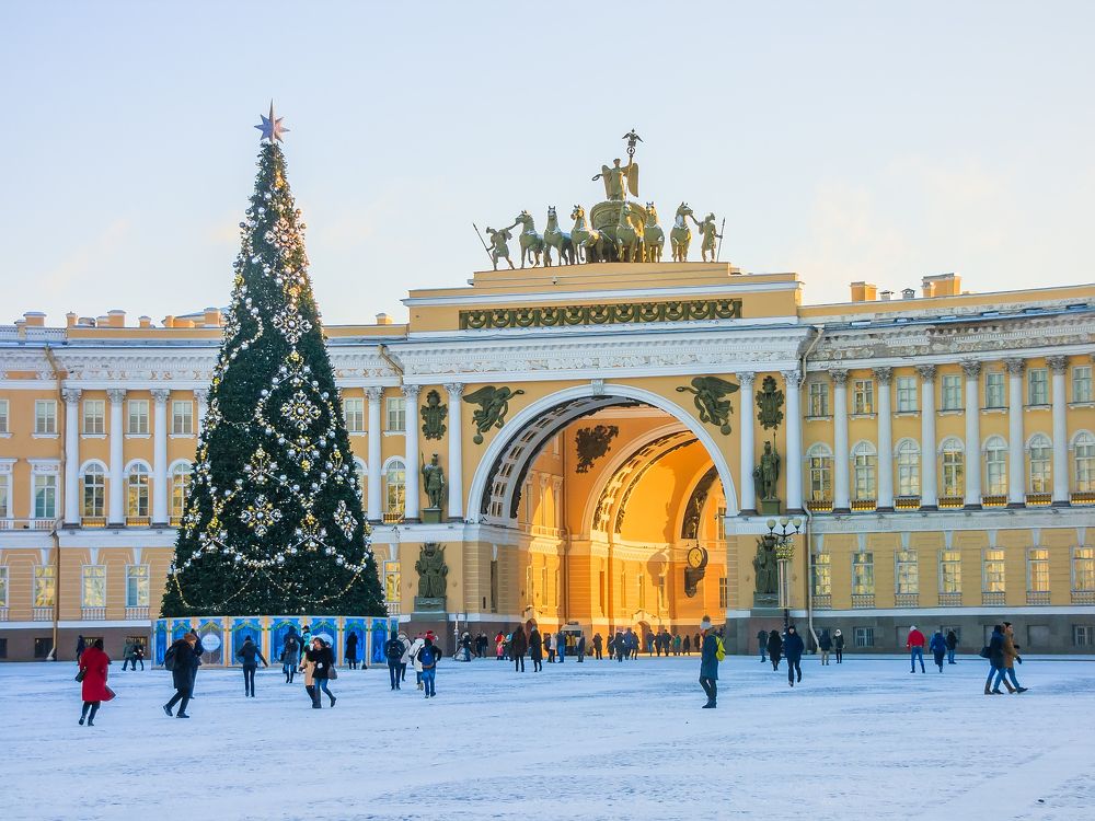 Новогодняя ель на Дворцовой площади. Санкт-Петербург