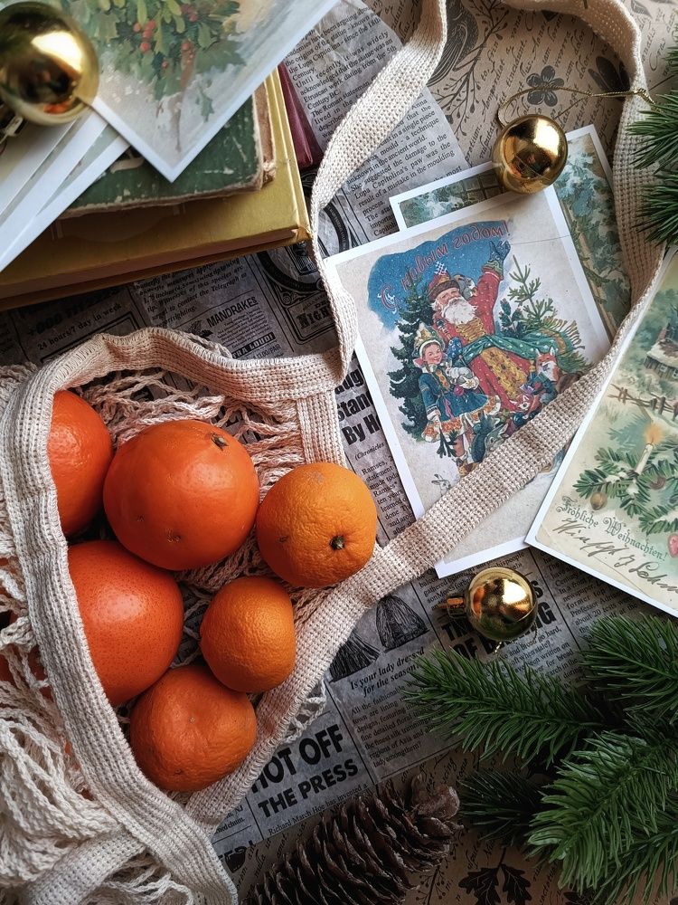 Натюрморт с мандаринами