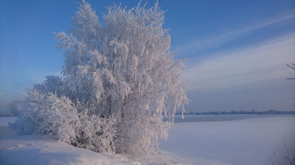 На дамбе Святого озера