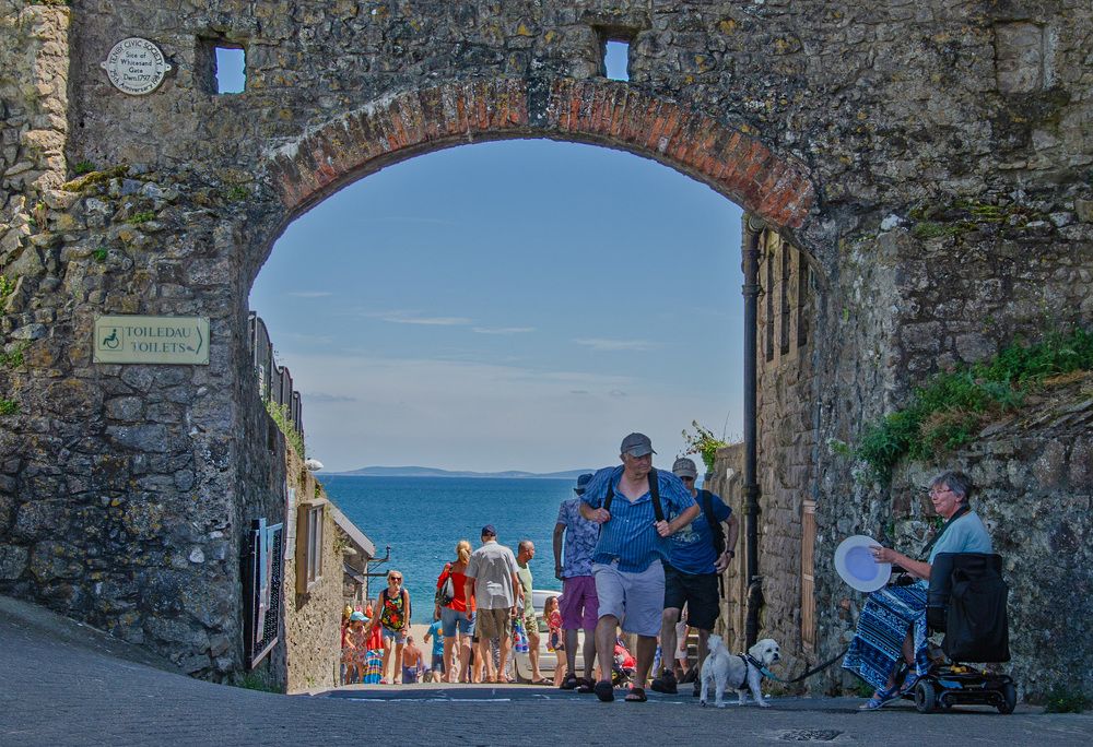 Вход към плажа