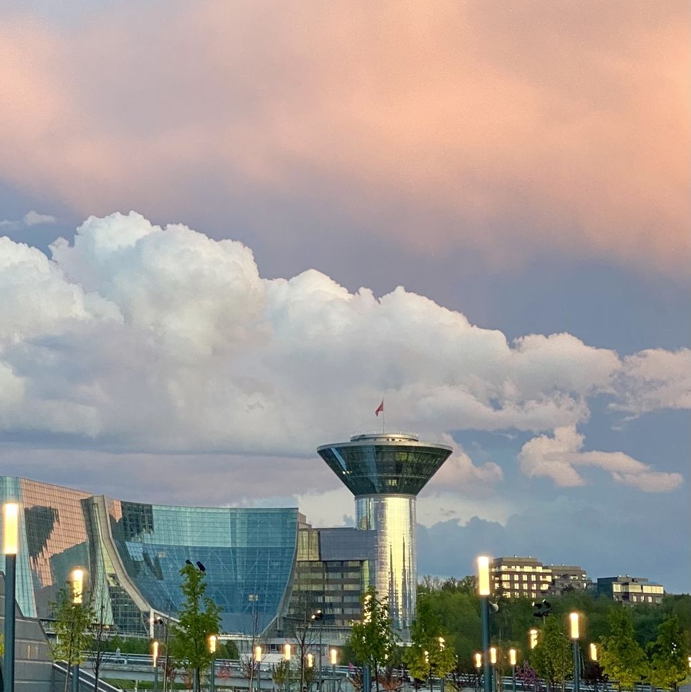 Майский закат. Дом Правительства Московской области