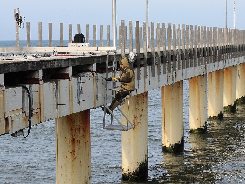 Ремонт пирса.