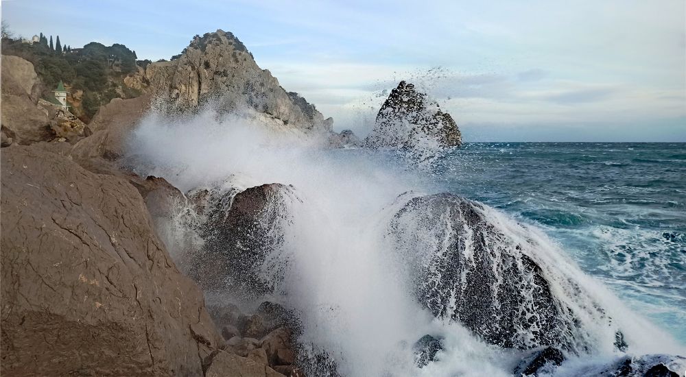 Шторм в Симеизе